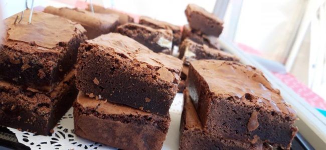 Link up with <a href="/Thebrowniebarn1/">Rhonda at The Brownie Barn NI</a> you are just a few clicks away from securing your box of brownies with 20% off. You don’t need to have an account to order – you can do so as a guest vipmumsndads.co.uk/advert/all-thi…