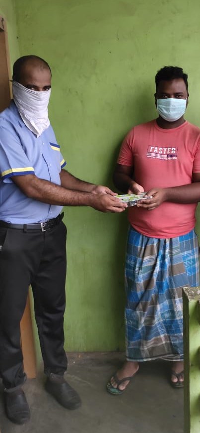 BPCRetailCalicu's tweet photo. Distribution of food packets to migrants @BPCLimited @BPCLRetail @singharunbpcl @8singhi @BPCRetailSouth @BPCRetailKerala https://t.co/pPiu3xPXpb