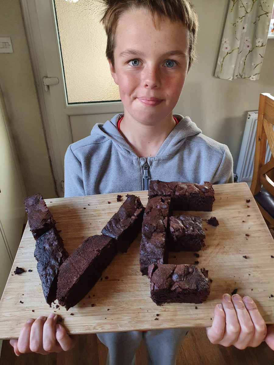 lauralizzylee's tweet photo. @HMillSchool VE day baking #tastesgood #noartist 😂 https://t.co/XQXcE8TXgH