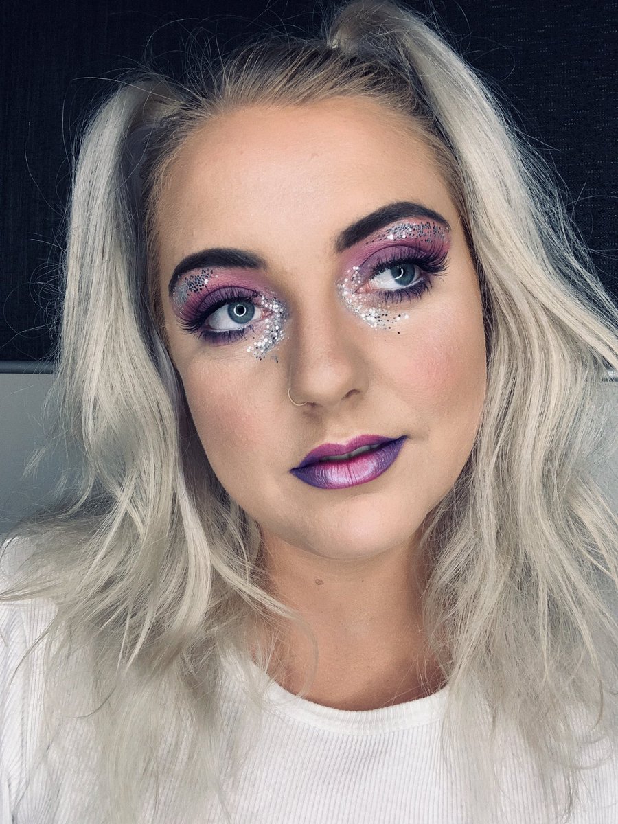 ieshaleemua's tweet photo. Festival Fun β¨π πΆ #makeupoftheday #meetmefrontleft #festivalmakeup #festivallook #glitter #makeup #makeupartist #morphe #maybelline #jeffreestarcosmetics #qcmakeupacademy @qcmakeupacademy @jeffreestarcosmetics @kyliecosmetics @crownbrushaustralia @maybelline @morphebrushes https://t.co/H15azqs9f3