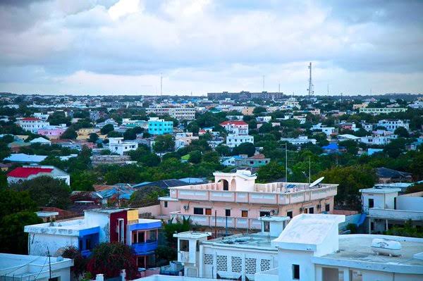 88Dikfer's tweet photo. #Mogadishu
majiro magaaladan xuquuq kamaqan lkn waxey ubaahantahay #abni iyo maamul eysoo doortaan dadka degan magaalada
1 waa inla helo hogaan lasoo doortay
2 dhaqaalaha kubaxaya magaaladan waa inla tira koobo dadka degan magaalada si eyuhelaan dhaqaalo kufilan https://t.co/ak6JlrPSzd