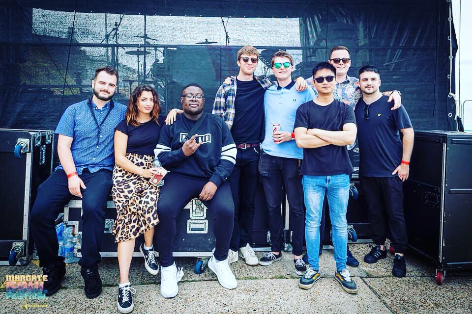 #throwback to <a href="/MSFestHQ/">MargateSoulFestival</a> last year..such good times 😩.
Massive thanks to all the jocks and stations spinning our latest single ‘Blue’ these past weeks 💙 Spotify pre save 👇
smarturl.it/MadYellaBlue
