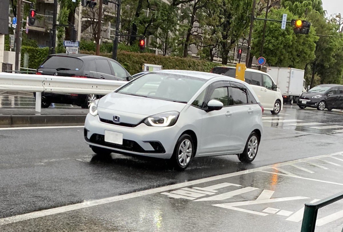 いわっき ホンダ 新型フィットとn Vanのデイライト 明るいし目立つカタチしてるよね デイライトはいいぞ T Co Ik3ybncwyp Twitter
