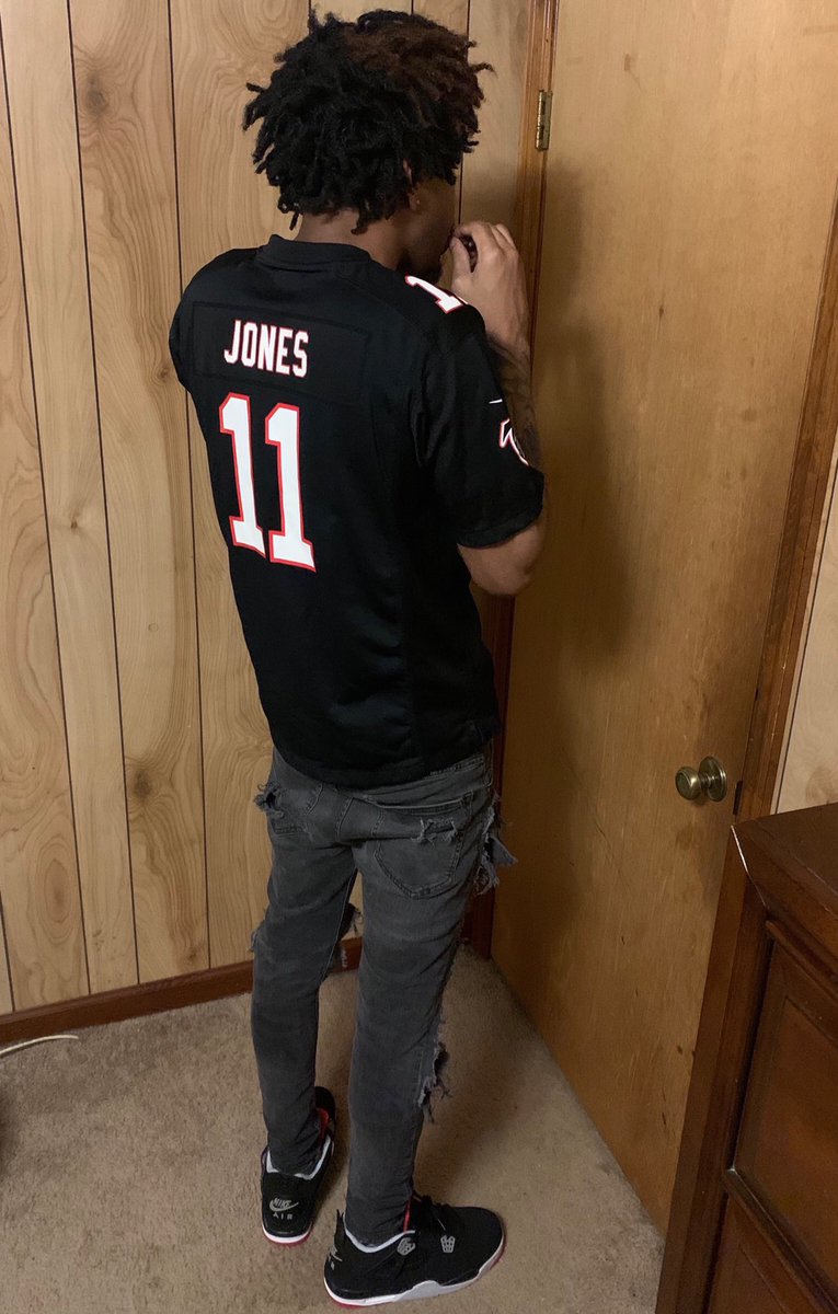 1MBKLee's tweet photo. Don’t Play Wit Dat Boy He Is Not One Of Dem https://t.co/09Zp1Dt4VU