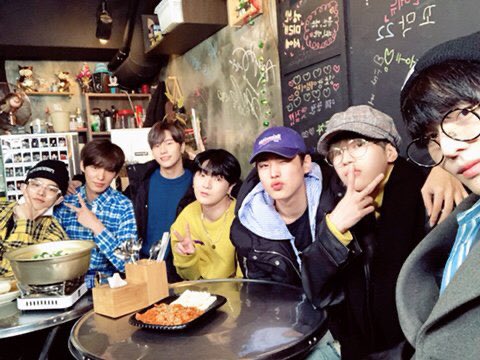 ceritalice's tweet photo. Hello /alice , i'm looking for mutual who's love my 7 boys called Victon~ Just retweet or reply this tweet💙💛 https://t.co/5j7ADNVObC