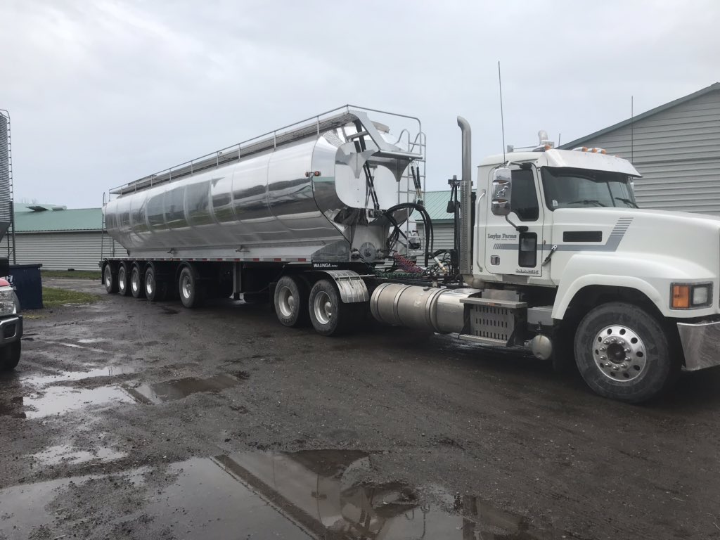 wluyks's tweet photo. Picked up the new feed tanker anyone looking for a good used 2013 Walinga hoag DM me... retweet’s appreciated https://t.co/TRN5tJ1kIg