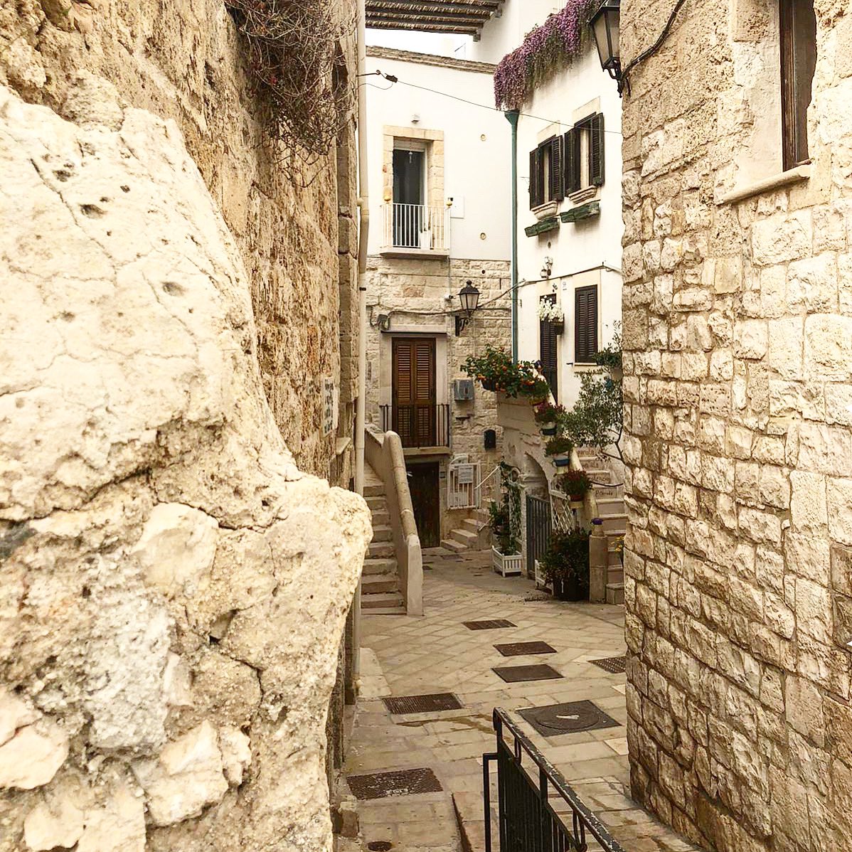 #oldtown #walking #picoftheday #silence #Travel #Italia