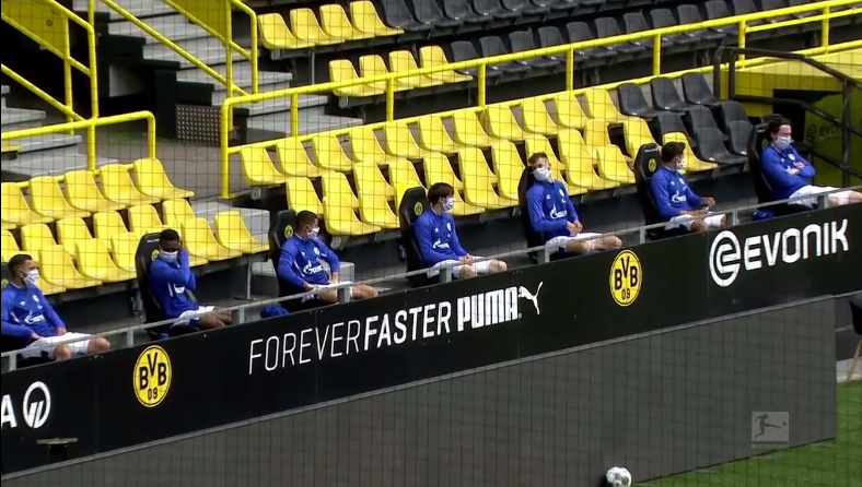 espn's tweet photo. Borussia Dortmund's stadium holds 80,000+ people.

Today, they're playing with no fans and following strict social distancing guidelines. https://t.co/LKo0cO7Hv6