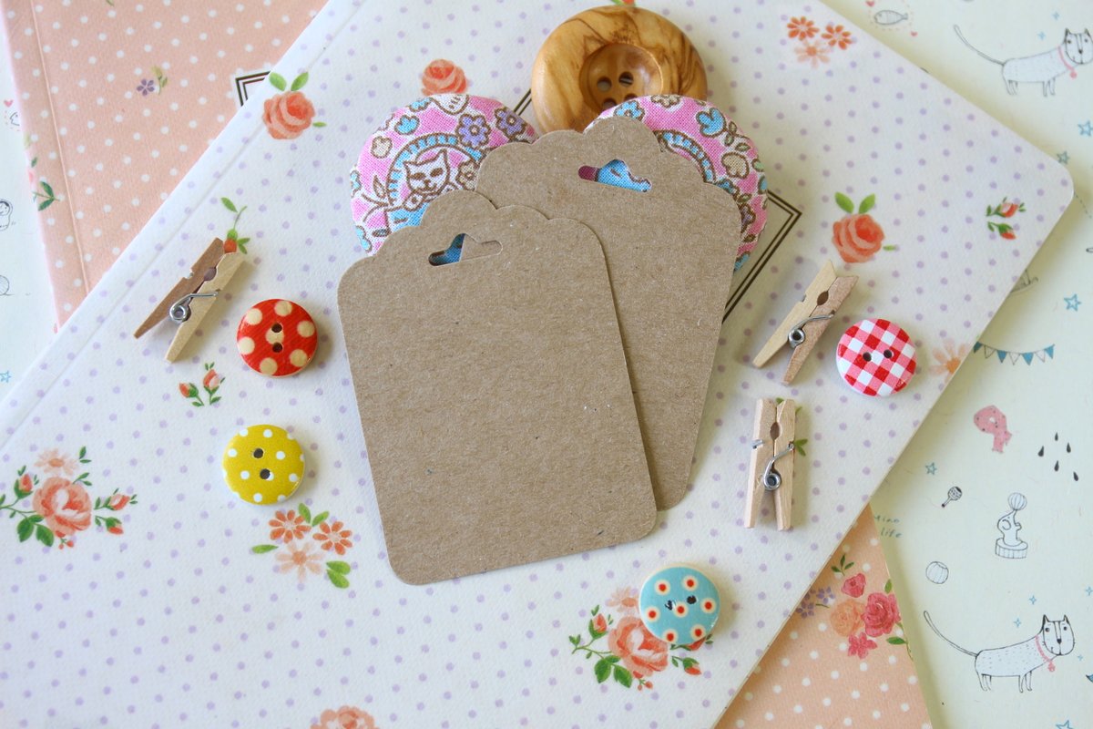 lemoncatshop's tweet photo. Check out these lovely Eco Kraft Brown fancy Ornate Scallop tags - now restocked!
https://t.co/XJ1W9O2Sf1
#handmade #wedding #wishingtree #gifttags #giftwrapping #shoplabels #shoptickets #crafttags #paperlove https://t.co/74vYr6096o