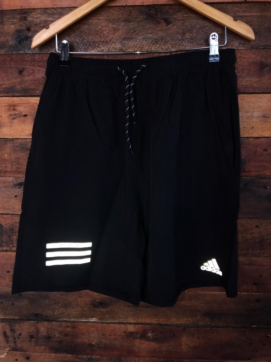 ViniMultimarcaz's tweet photo. Adidas ou Nike? 🤔 https://t.co/8kChkJO9Vd