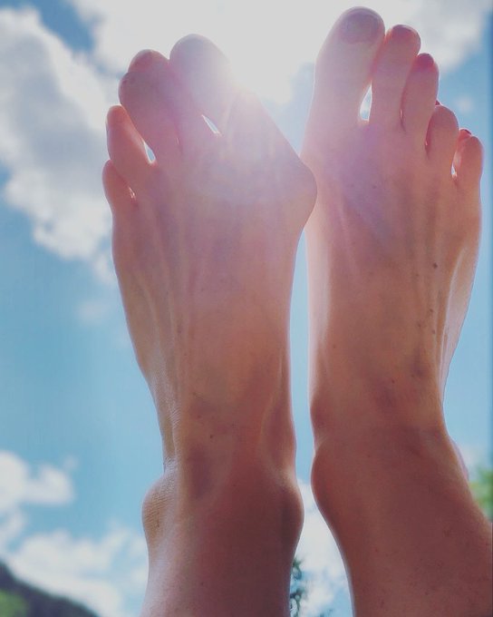 Heavenly ⛅️ https://t.co/it4bS7gw01<a href="/tag/footfetish"class="tags"><span>#footfetish</span></a><a href="/tag/foot"class="tags"><span>#foot</span></a><a href="/tag/footfetishnation"class="tags"><span>#footfetishnation</span></a><a href="/tag/footslave"class="tags"><span>#footslave</span></a>