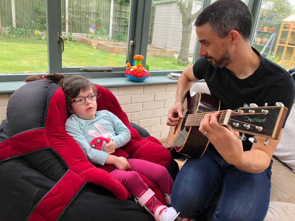 BluebellWoodCH's tweet image. #LetsPledge is all about supporting Bluebell Wood however you can, at a time that's right for you 💕

Mat was inspired to take part in #LetsPledge by his amazing daughter Ella. 

Read her inspiring story here 💜
bluebellwood.org/ella