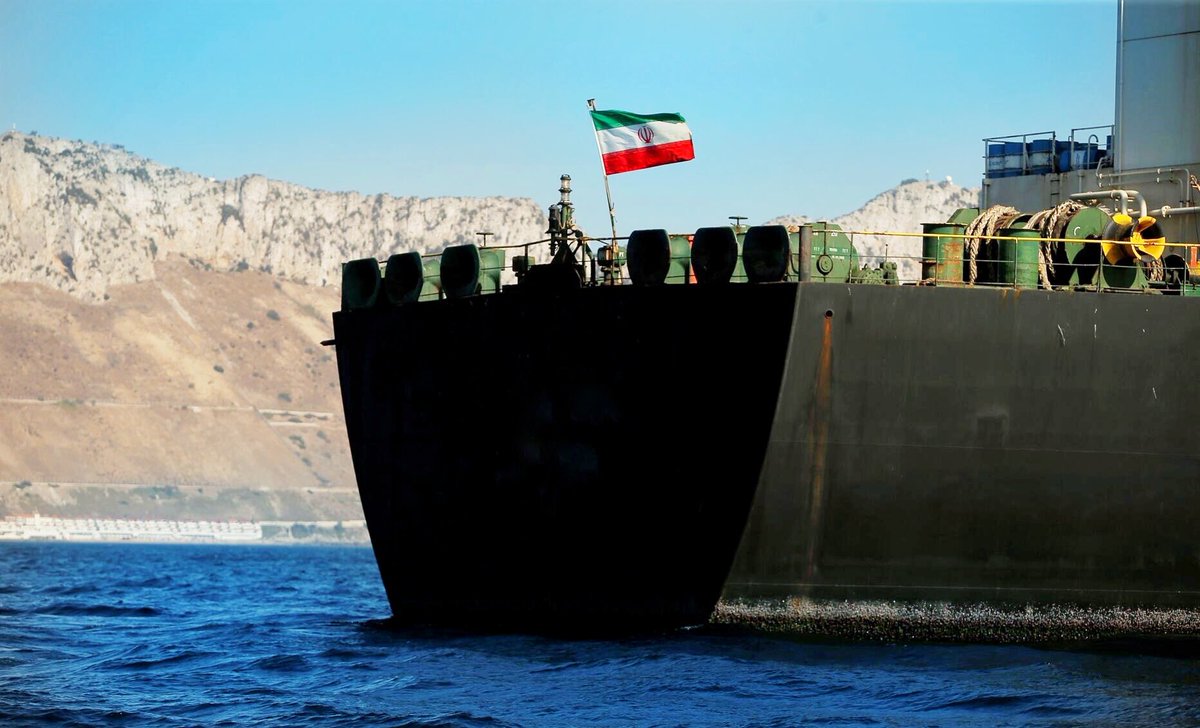 MemarDanial's tweet photo. نفتكش ايرانی در دوران تحريم با پرچم جمهوری اسلامی در حال عبور از اقيانوس اطلس است. محموله بنزين و مقصد ونزوئلاست. ناوگان دریایی ایالات متحده در اقيانوس اطلس حضور دارد،‌ اما جرأت تعرض به نفتكش‌ ايرانی را ندارد.
آنهايی كه دنبال ديدن نتيجه شخم زدن عين‌الاسد بودند حالا وقت ديدن است
. https://t.co/OfW4eUqFNY