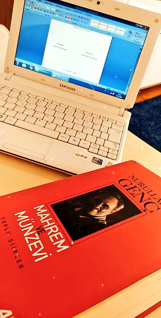 fatmaamervee's tweet photo. #cumartesi tez çalışmasına devam 🌸
#masterthese @genc_nurullah Hocama hürmetlerimle.. #türkislamedebiyatı 📚 https://t.co/DtASJUyBBj