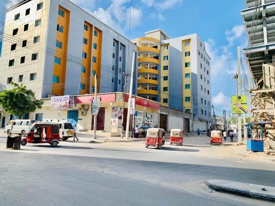 Hibo_Soyaal's tweet photo. Xidigtii africaadeey xamaree xal qaraneey xaakinkay ku nabad gali fadlan sii Reweet garee hadii aad jeceshahay❤❤✍ https://t.co/EPGt2r4v90