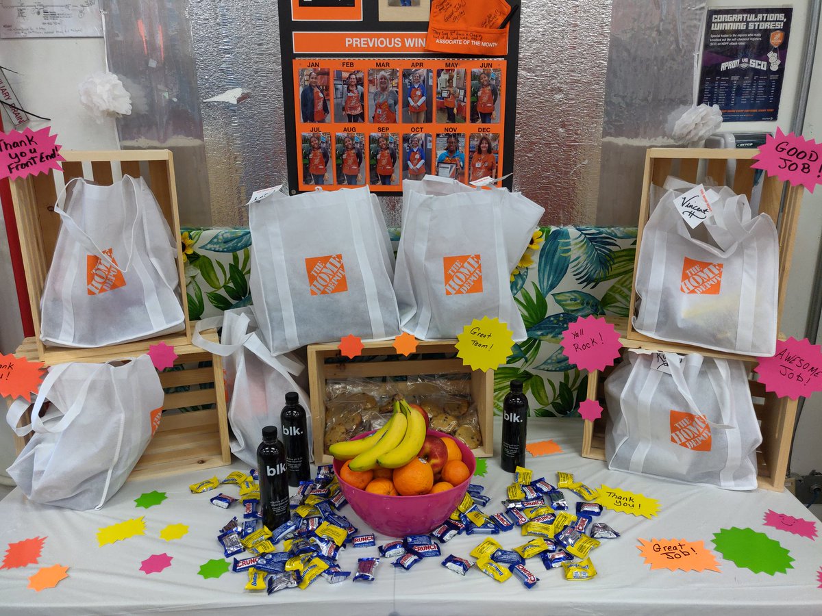 FesMichael's tweet photo. Had to show some love for my front end team, they always do a great job. This will be a day of snacks, gifts, and prizes. #4636 #spoilmycashiers @Fatousillah5 @hdieshab @stephic48 @lgreene419 @anewdodge2 @MccourtDonTHD https://t.co/6wijpNCF0N