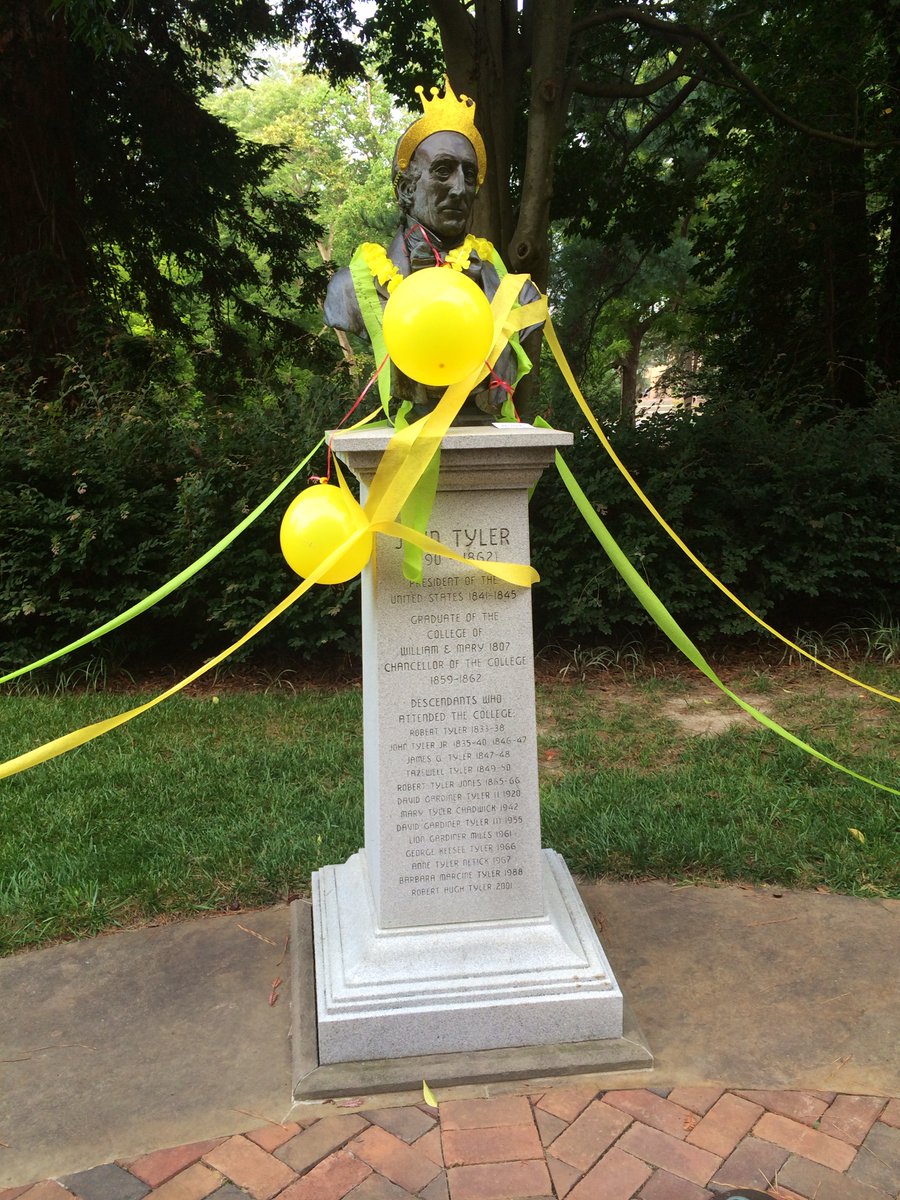 WMFinancialAid's tweet image. The W&amp;amp;M Financial Aid Office celebrates our 2020 Graduates. We are grateful for you and we are so proud of you. You got this Tribe!  #wmGrad