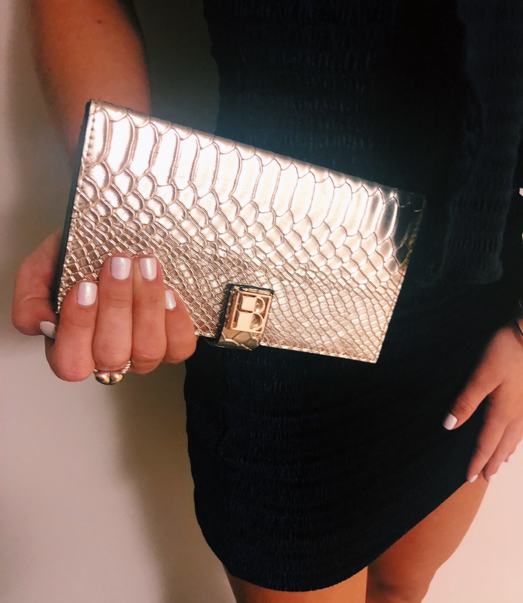 FACESbeautiful's tweet photo. #FIAC are the perfect accessory for any formal event, grab yours today!
 
#onthego #busylifestyle #nightout #accessory #friends #beautyaccessory #fun #accessories #beautyblogger https://t.co/yzxlULQj1H