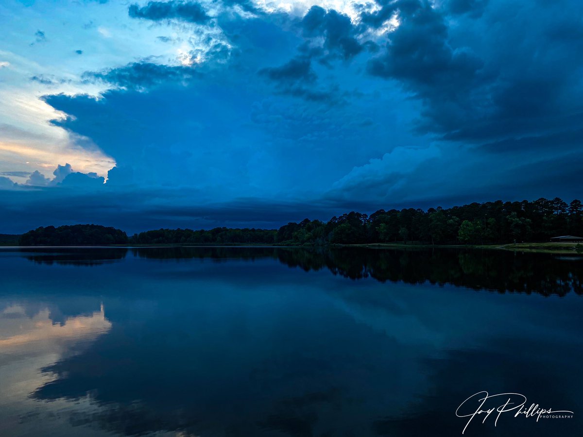 JaysPhotograph5's tweet photo. Afternoon storm brewing! #storms #photography #NaturePhotography @KATVToddYak https://t.co/jPzLj6Xr7N