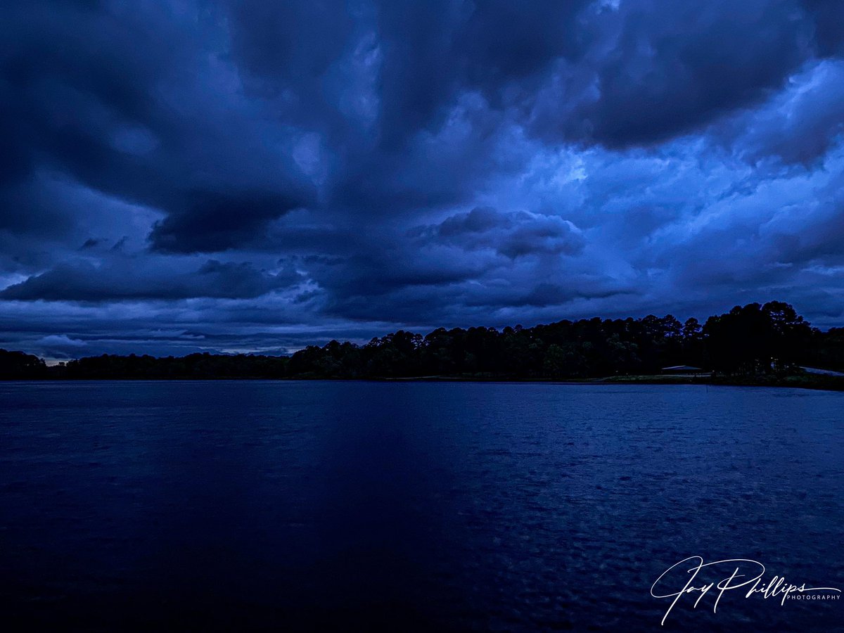 JaysPhotograph5's tweet photo. Afternoon storm brewing! #storms #photography #NaturePhotography @KATVToddYak https://t.co/jPzLj6Xr7N