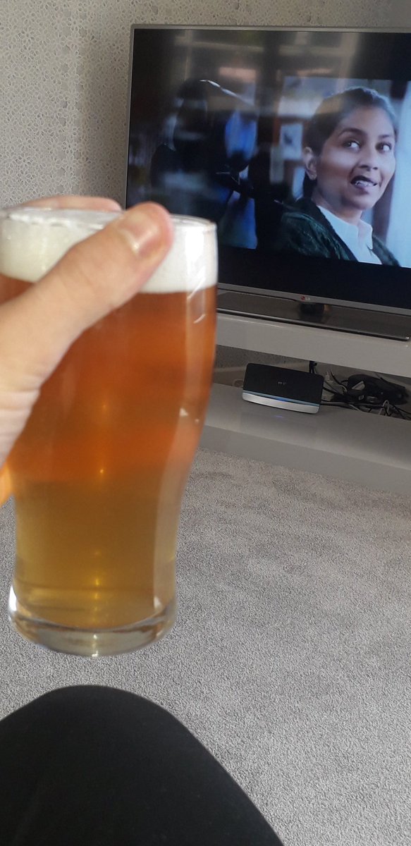 elliotthomass's tweet photo. @ThreeBsBrewery new cans work well for me while footies on!!! 😎😎🇩🇪 Great investment. 

Cheers Scott. Now when can I buy a crate of em?!

#ThreeBees #DoffCocker #INACAN https://t.co/rCpbR5o3hd