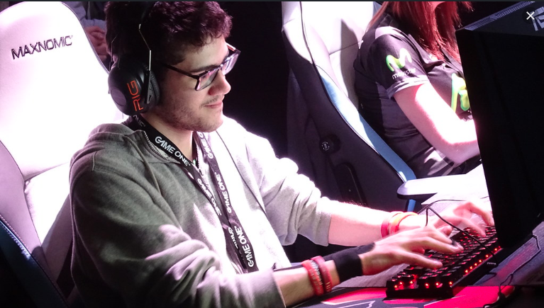 TheFoxzlol's tweet photo. Gostaria de anunciar que estou free agent e disponível para novos projetos(CBLoL,CD,Academy)
Minhas experiencias:
-JAYOB CBLOL 2015
-g3nerationX CBLOL2015
-paiN Reserva CBLOL 2016
-KLG CLS 2016
-KaBuM 2017
-Bulldozer 2019
Contato via DM ou email:foxz.contato@hotmail.com https://t.co/Ds1FsdGbWp