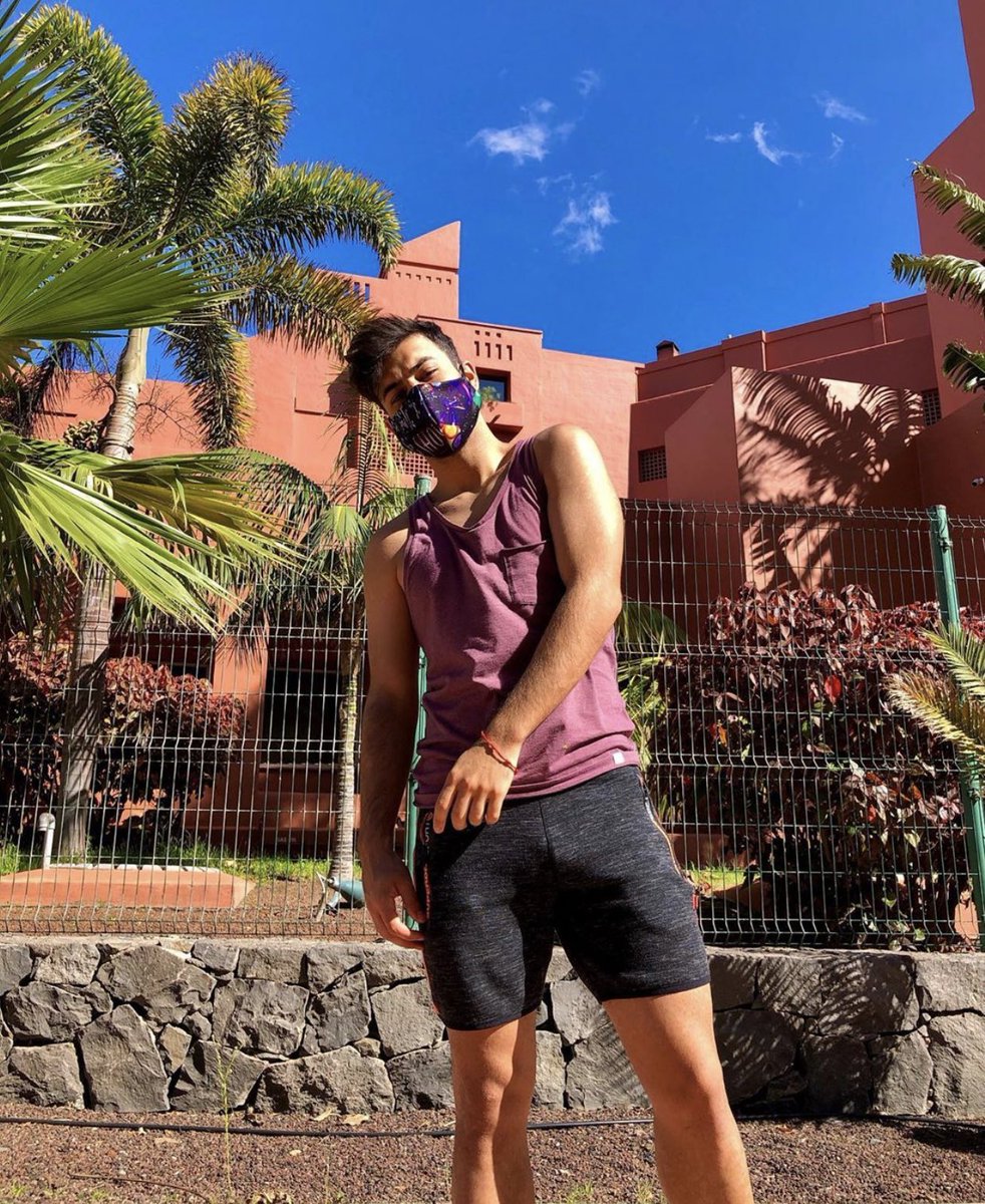 Mi madre se cree que soy modelo de mascarillas