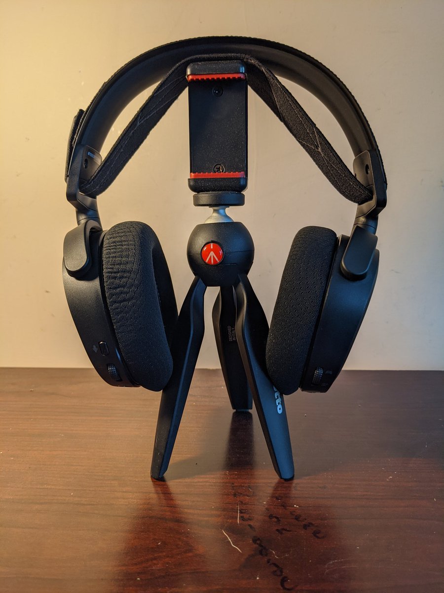 hollaturboi's tweet photo. My new headphone stand made by manfrotto 😂😂. Hey it hard out in these skreets. #UseWhatUGot https://t.co/AXFZbG5rWc