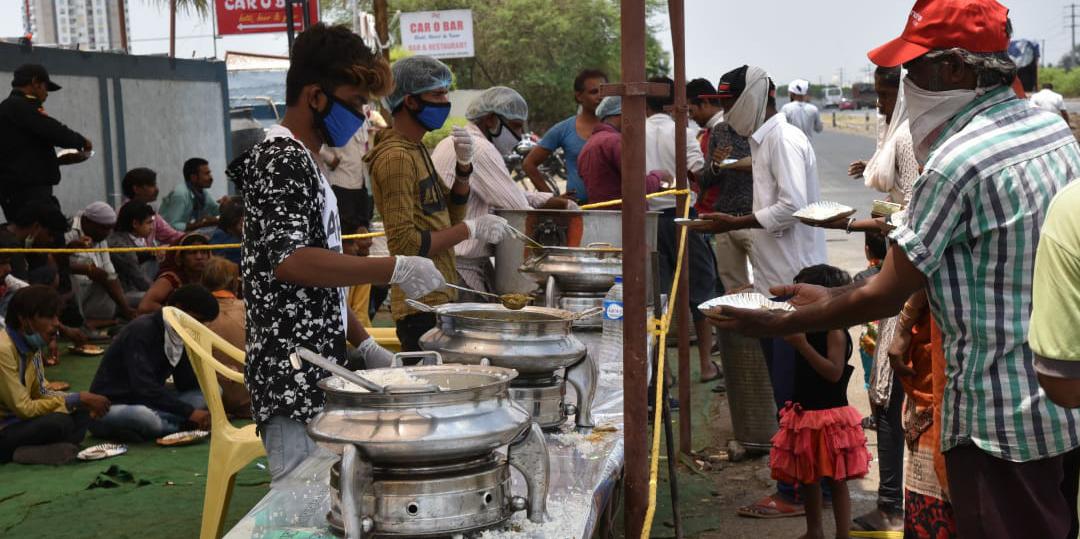 intelmonger's tweet photo. University in Diversity

People &amp; organisations from all sections of the society in #Indore reached out to the #migrants passing by with water, food and shelter.
The pandemic brings out the soul of India &amp; its people who have risen above and chosen humanity over anything else. https://t.co/JSWxSBoPnO