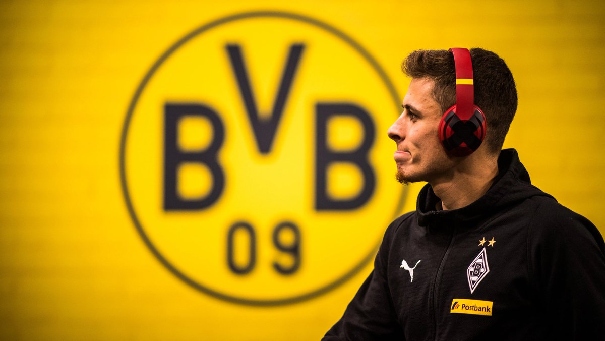 _Goalpoint's tweet photo. 🇩🇪 55' | Dortmund 3 – 0 Schalke

Há um Hazard 🇧🇪a fazer jus ao apelido, neste regresso:

2 remates
1⃣ golo ⚽️
2 passes p/ finalização
1⃣ assistência 🎁
17 passes (65% eficazes)
6.8 #GoalPointRating

#BundesligaEleven #BVBS04 #Bundesliga https://t.co/DXcmkUdp6n