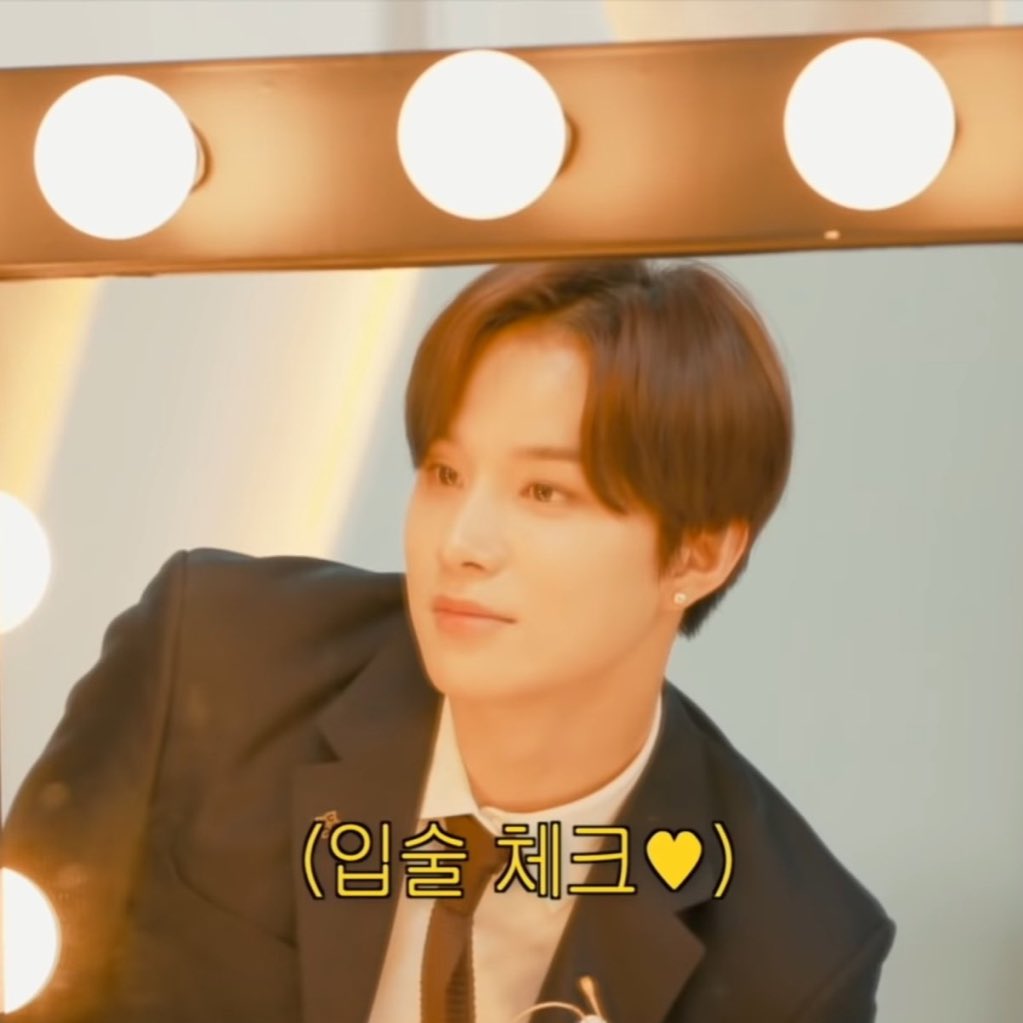avcd4u's tweet photo. 💄👄 https://t.co/xL9MVqfaLy
