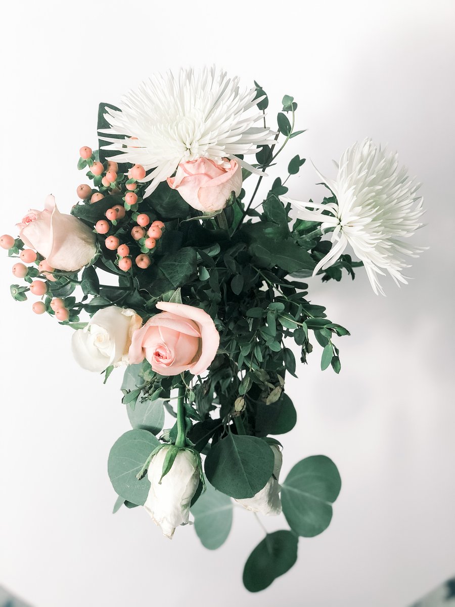 TheReadyPretty's tweet image. Somehow incorporating this pretty color palette into our next event (whenever that may be)... How pretty is this floral combo? #readyprettty #chicandstrategic #brandmarketing
