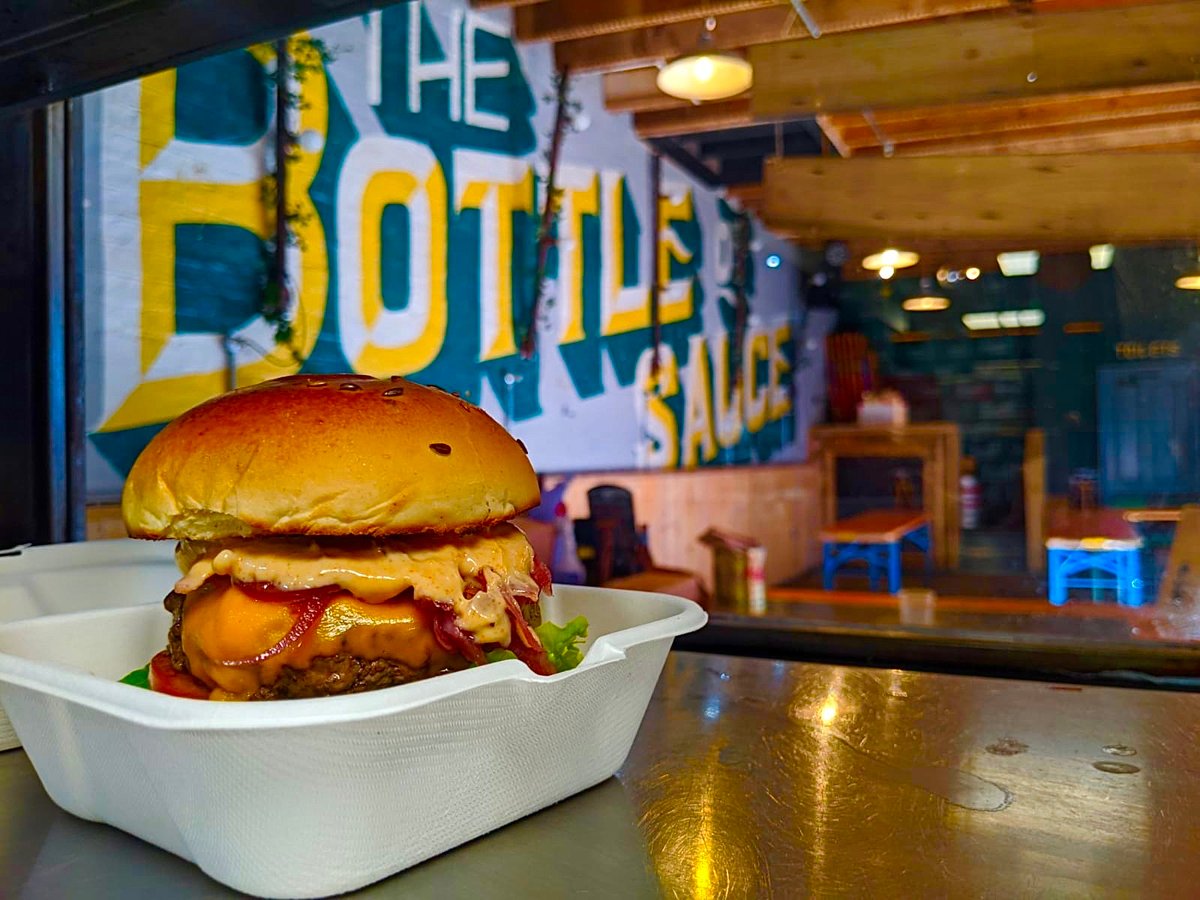 We're getting set dow another round of burger action this eve! Who's going to collect some Dodo treats? 🍔 #Cheltenham #Burgers #Need