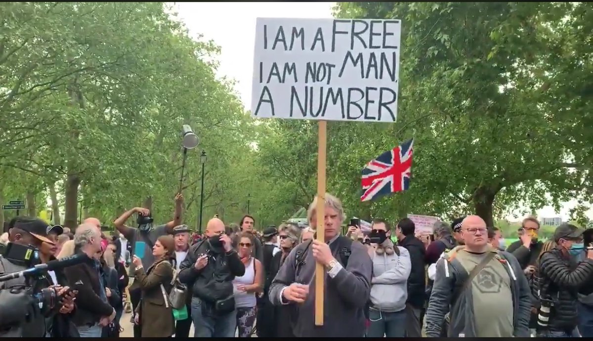 MintinBoxReview's tweet image. He had six weeks to come up with this sign 😂 
#HydePark #IamAFree #IamNotMan
