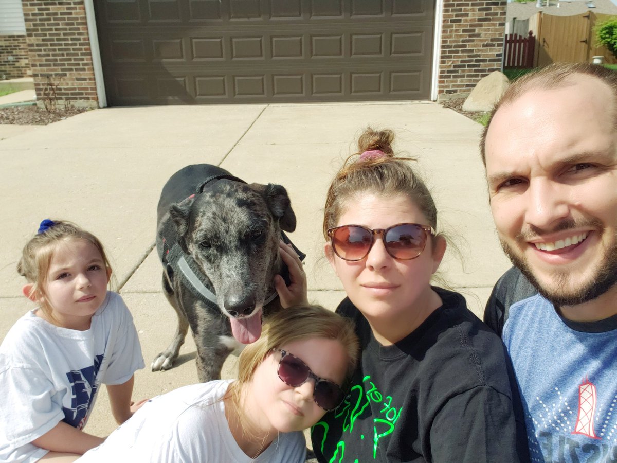 EricaWitty29's tweet photo. Family fun morning run.
#troyfamily
#troyhoferelem
#troywillprevail https://t.co/2S31yCQDFY