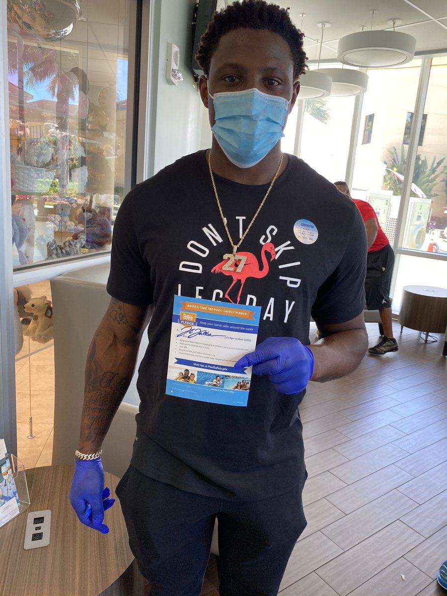 HealthyKidsCC's tweet image. #JCJackson, Cornerback for @Patriots &amp;amp; @Indians_IHS alum signed @poolsafely pledge. 
Thank You! 
#WaterSafety #DrowningPrevention #WaterSmartCollier #watersmartfl 
 @drownalliance @95210letsgo @stewietheduck @NDN_Adam @HealthyFla @MyFLFamilies @collierschools