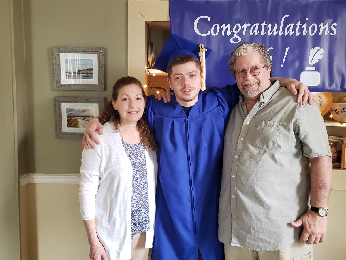 FLCCAlumni's tweet photo. Today’s the day, #FLCC grads! We release our Celebration of Achievement video at 7 PM (view on FLCC’s main Facebook page, Spectrum cable channel 1304 and FLTV: https://t.co/hs0GLLPdnZ) See grad pics on Flickr and check back for more celebratory videos. #FLCCGrad2020 #LakerPride https://t.co/EEXxEnZXLL
