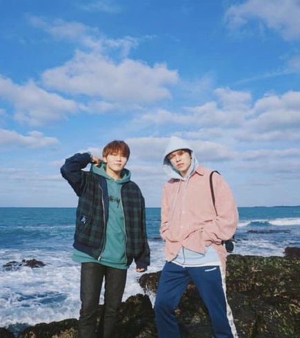 soonchanfan's tweet photo. Iโm more than โwheeling.โ Third-wheeling ๐๐
#CSD #VerKwan #ThirdwheeloftheYear
#CaratSelcaDay
#SEVENTEEN @pledis_17 https://t.co/EiqVQAROp9