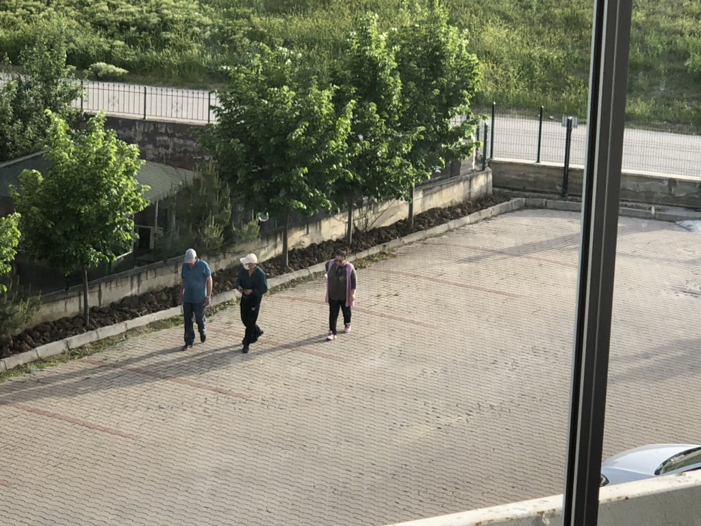 sonkum's tweet photo. #Bununneresikısıtlama. Her zaman olduğu gibi kurallara uyanlar mağdur. https://t.co/bDgZyYRBRe