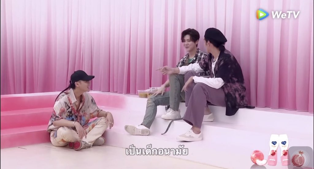 BOBBEEEII's tweet photo. พบเด็กอนามัย1อัตรา555เเซวเก่งนะเกอเก่อ #CHUANG2020 #ZTAO #LuHan #KrisWu https://t.co/mHcPgCuSAT