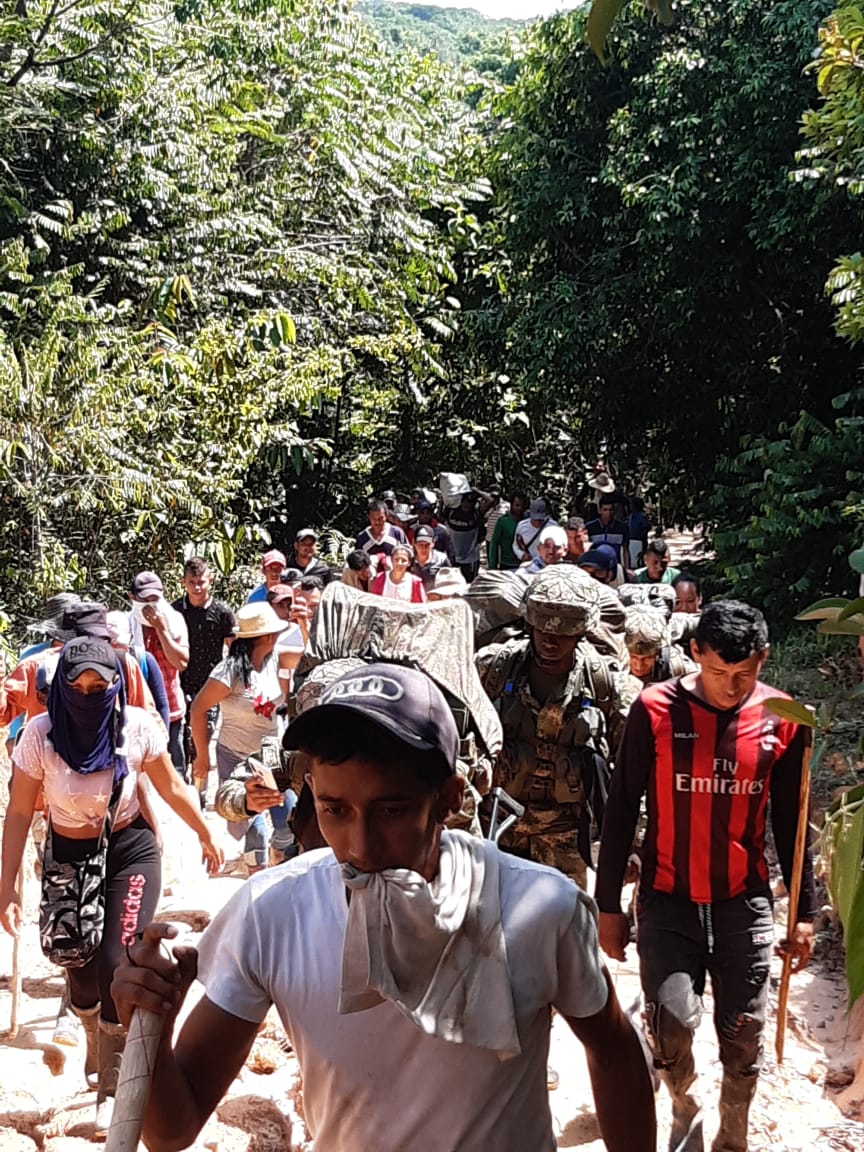 AscamcatOficia's tweet photo. Se agudizan los operativos de #ErradicacionesForzadas con fuerte militarización por parte de @Ejercito_Div2 en las veredas Corinto  de #Sardinata y Vereda Nueva Victoria del área rural de #Cúcuta comunidades se movilizan en #AsentamientosCampesinos para evitar las Erradicaciónes https://t.co/4pfpxAxV8K