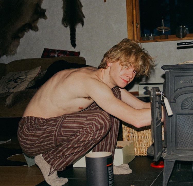 It s thomas brodie sangster day happy bday loml 