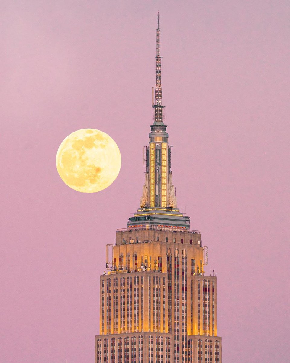 EmpireStateBldg's tweet photo. Keep on shining ✨

📷: 212sid/IG https://t.co/YFGZ7pCd8M