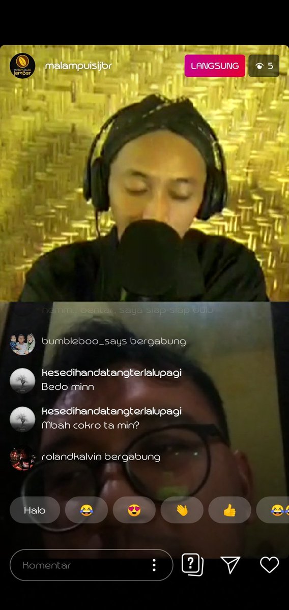 Sudah ada kakak dengan nama akun bumbleboo_says nih dari surabaya bacain puisi.