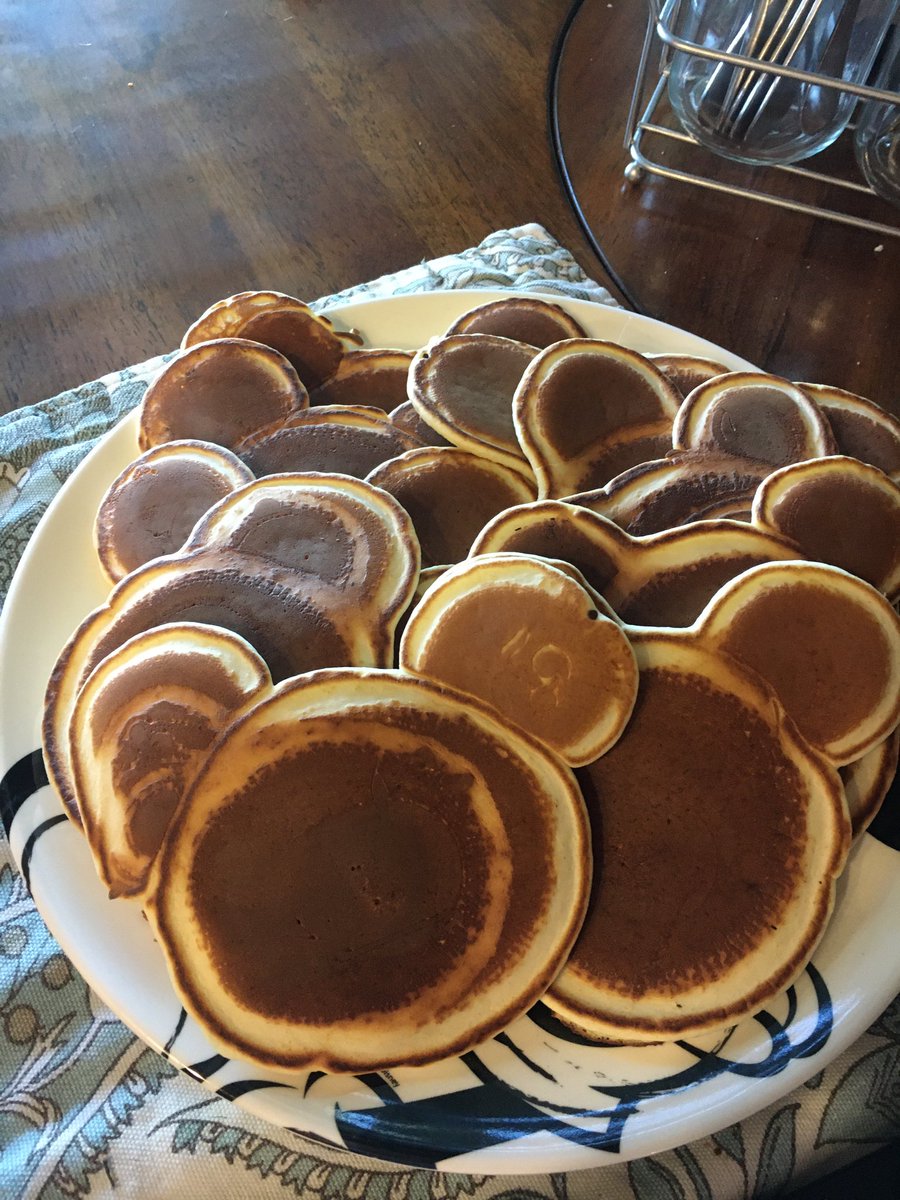 mary_beck23's tweet photo. @gfy4dland @Cherylstravels @MouseAdventure This was breakfast https://t.co/4XCmojmuI3