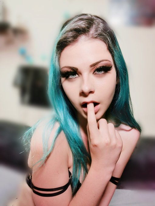 There's new content on my onlyfans today, and also a video💞✨ https://t.co/tF4GxEH2w5 https://t.co/aq