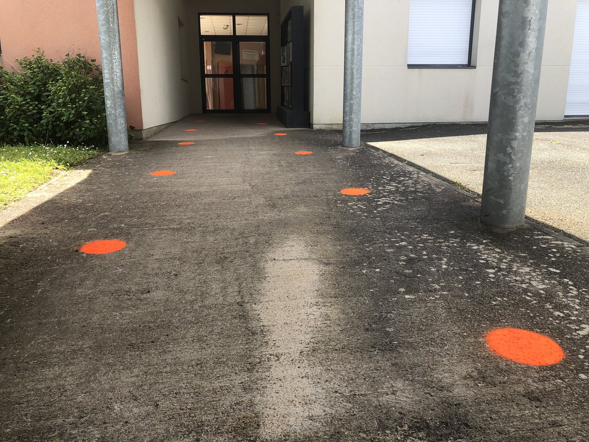 ClgFLandreau's tweet photo. Le @ClgFLandreau est prêt pour accueillir les élèves à partir de lundi. L’ensemble des personnels s’est mobilisé pour accueillir chacun dans un cadre serein et sécurisant. @acnantes @Maine_et_Loire @nquinqueneau @letroismats @Angers https://t.co/PJi7RKuUKC