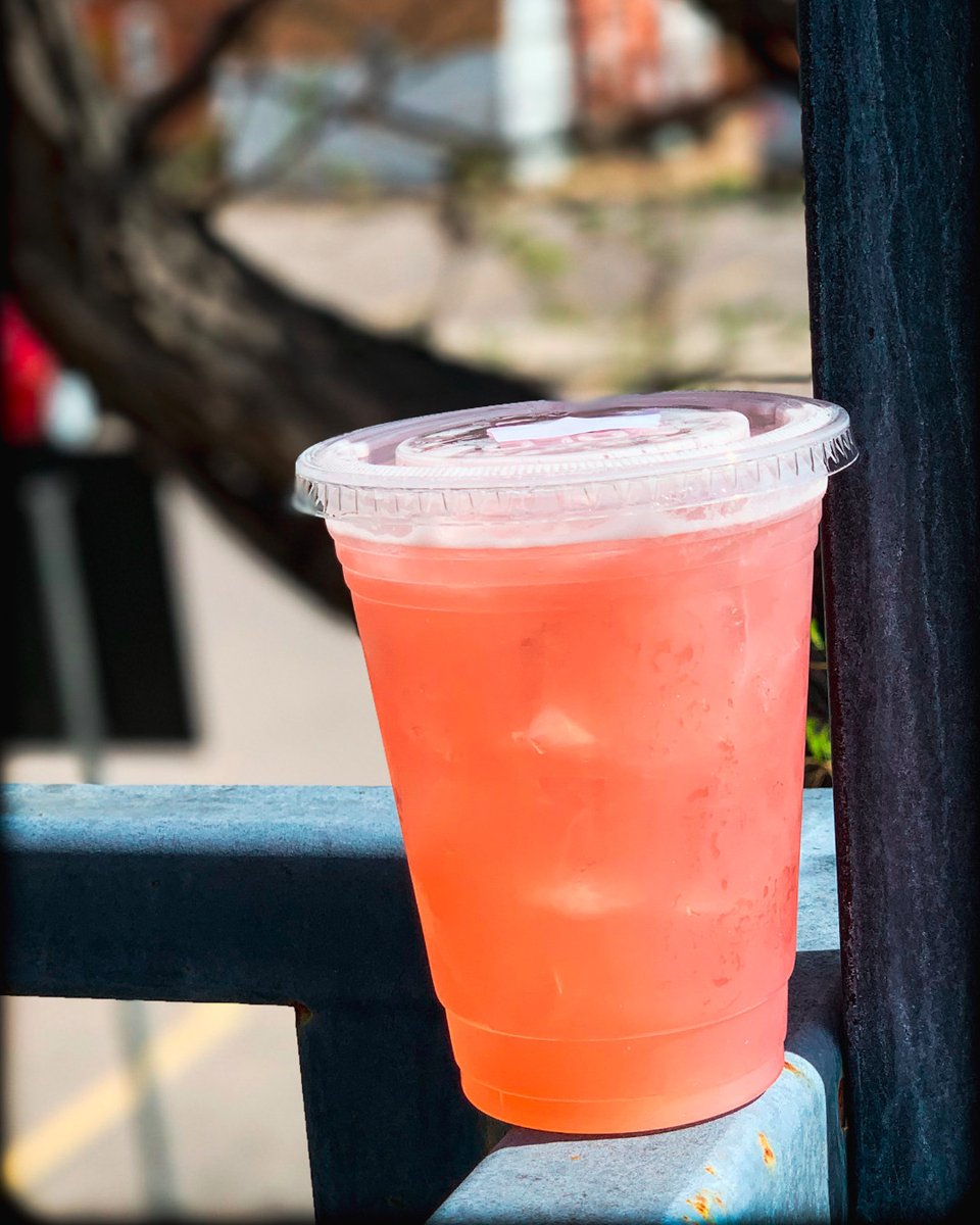 Raspberry Margarita anyone?
Pick up a Neapolitan Pizza and Two 16oz Margaritas for $20.20 today and tomorrow.  

#choosewisely #togo #supportlocal #margaritas #brightoniscoolerthanyouthinkitis