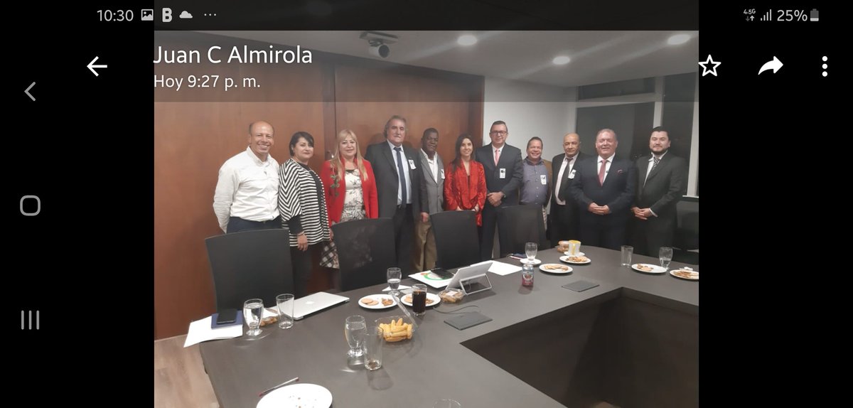 Uno de los acuerdos <a href="/PFendidoc/">Fendidoc</a> <a href="/VictoriaBxE/">Maria V Angulo</a> <a href="/Mineducacion/">MinEducación</a> formación para Directivos Docentes acuerdo 19/2018  Estaremos Presentes panel sobre "la formación de Directivos en Colombia" y lanzamiento "Escuela de liderazgo" para 10.000 directivos del país. Grande logro <a href="/PFendidoc/">Fendidoc</a>