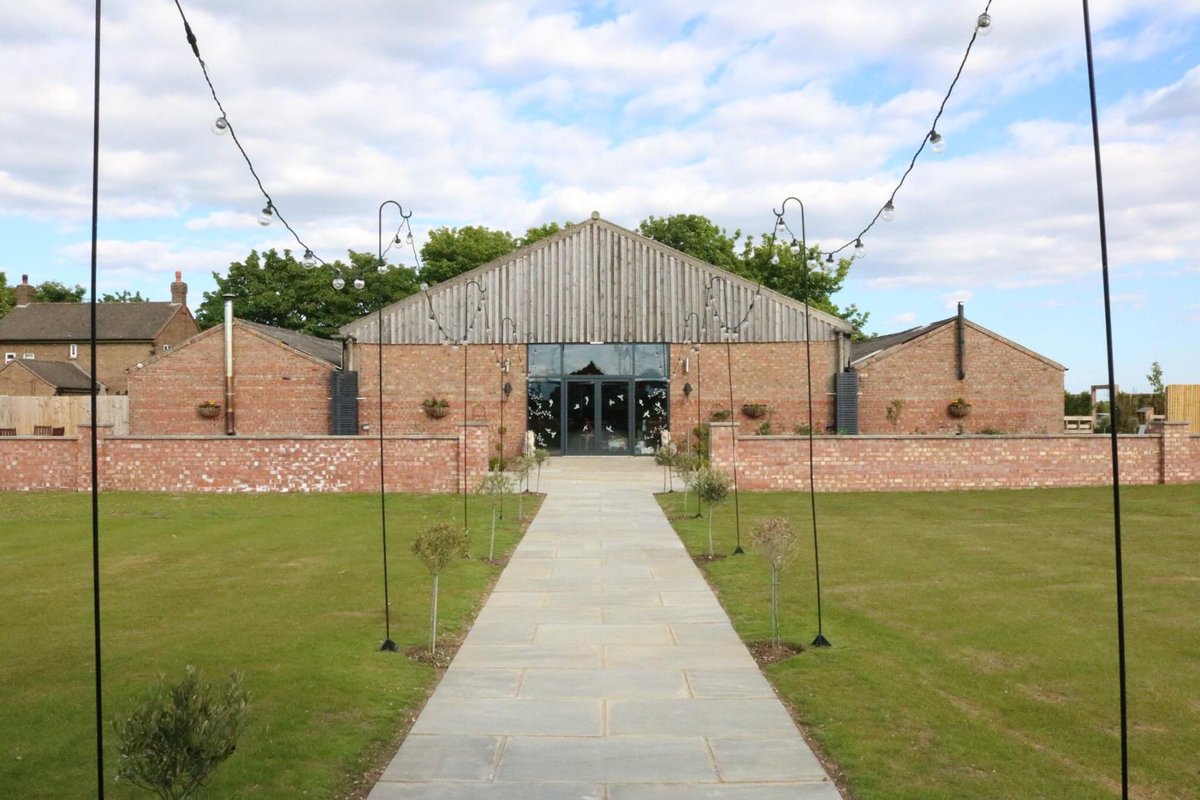 Its one heck of an aisle...